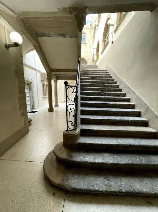 La Chapelle, Hyper Centre De Valence, Parking Gratuit A Proximite Daire  Valence (Drome)