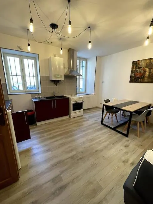 La Chapelle, Hyper Centre De Valence, Parking Gratuit A Proximite Daire